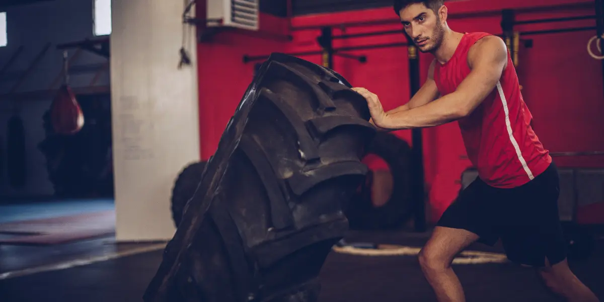 Exercícios com pneus: dicas práticas para iniciantes