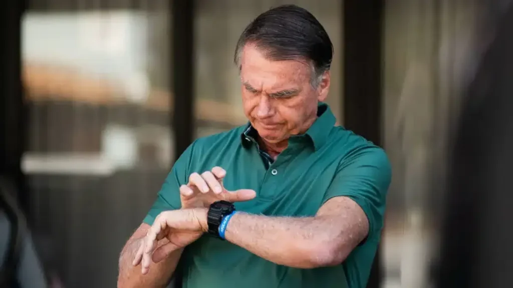 Boletim médico de Bolsonaro aponta piora e crise de soluços